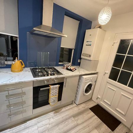Hla Holytown Apartment Mossend Luaran gambar