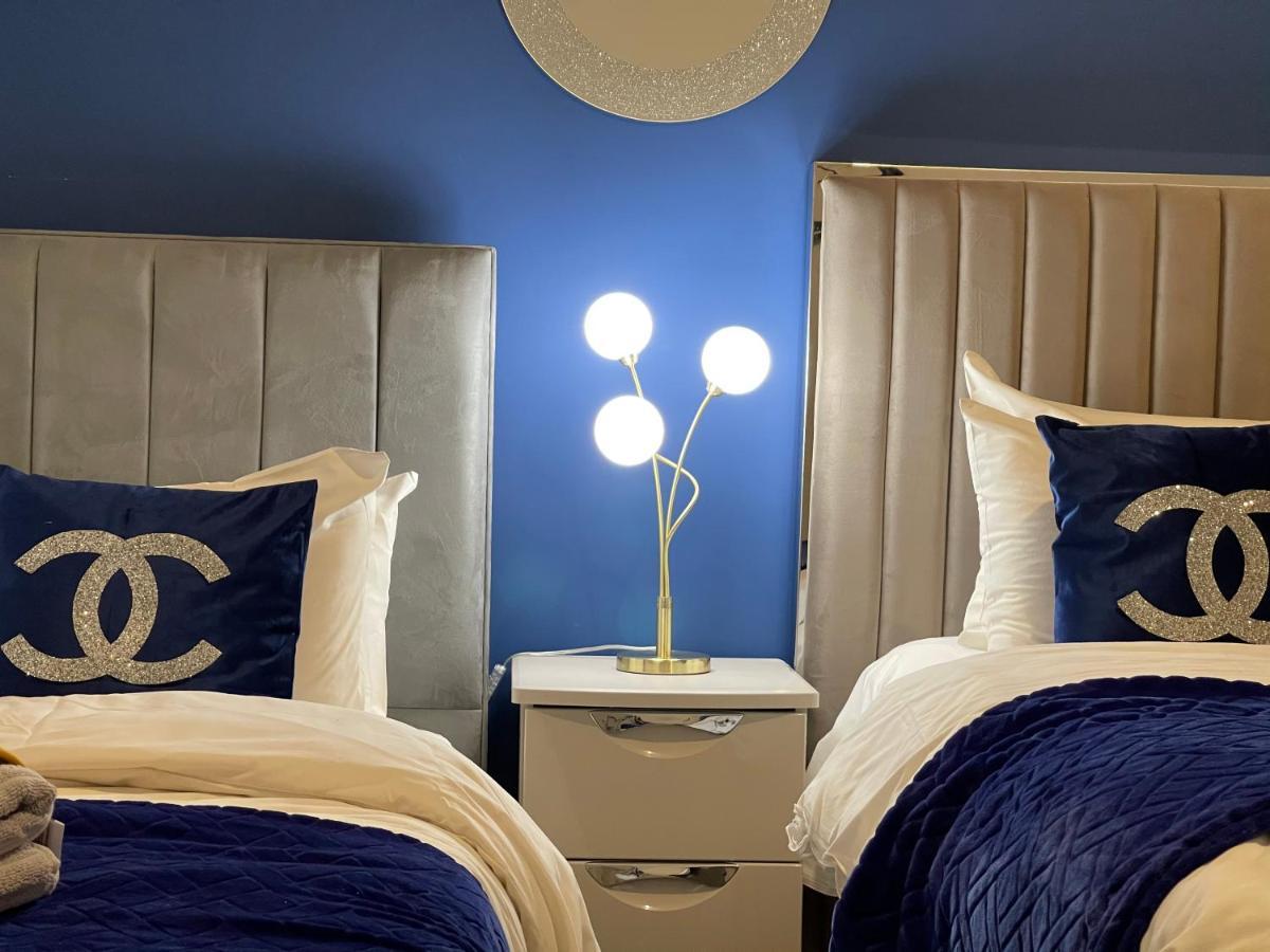Hla Holytown Apartment Mossend Luaran gambar
