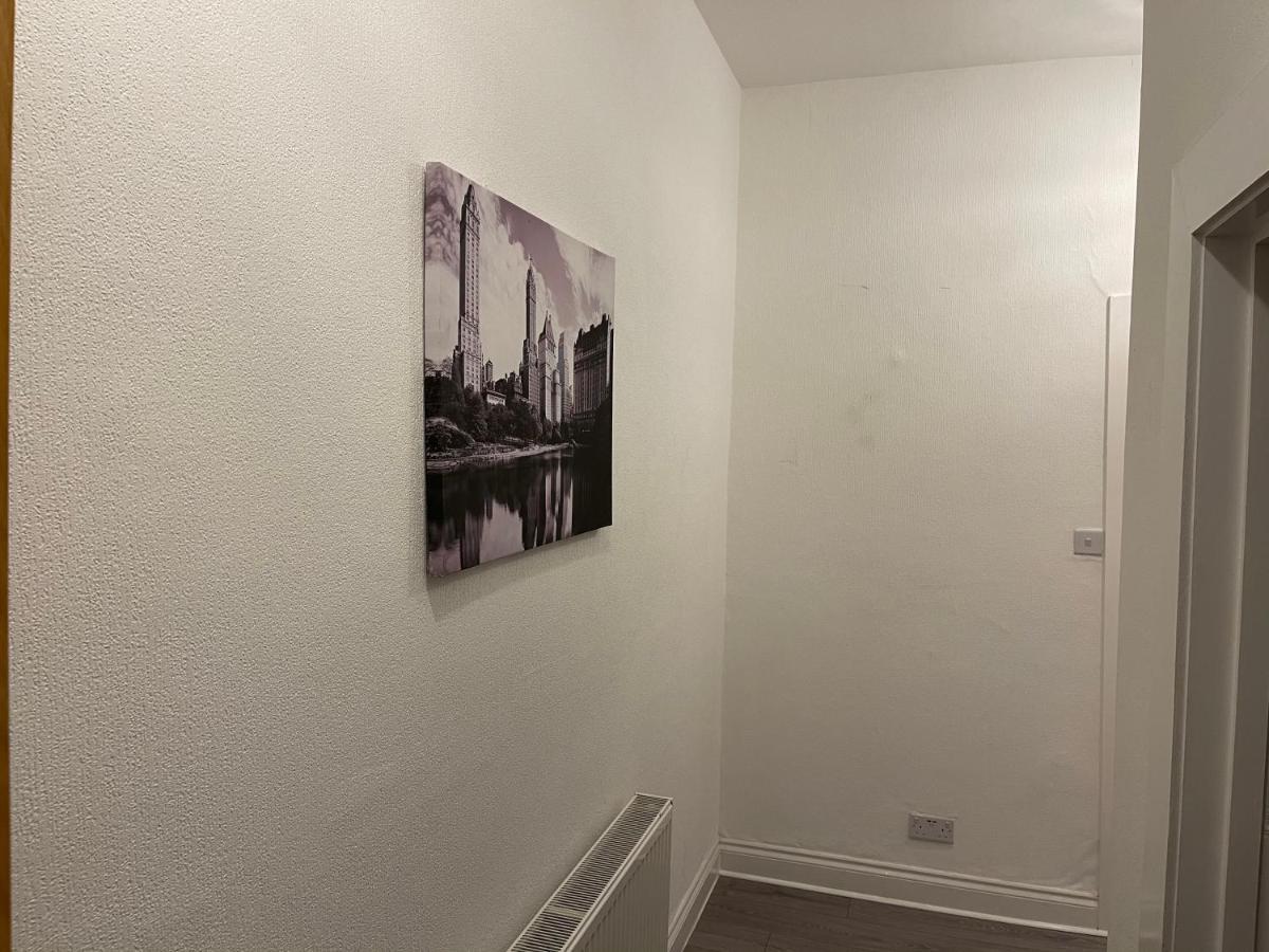 Hla Holytown Apartment Mossend Luaran gambar