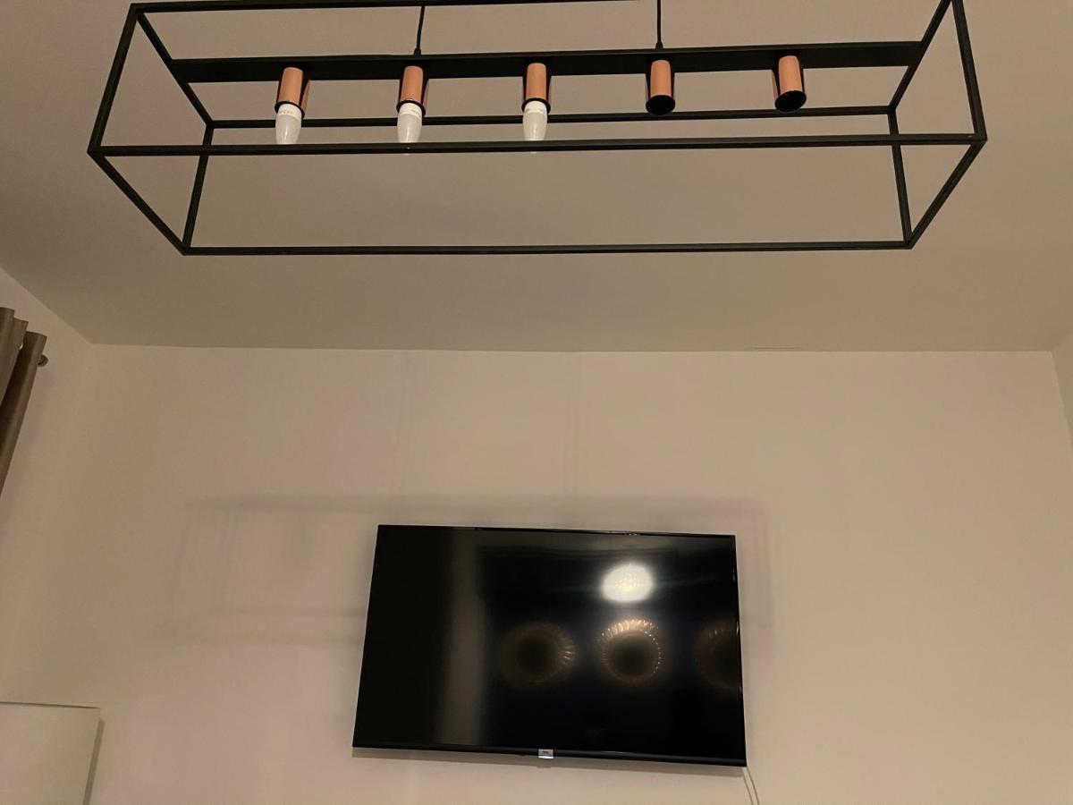 Hla Holytown Apartment Mossend Luaran gambar