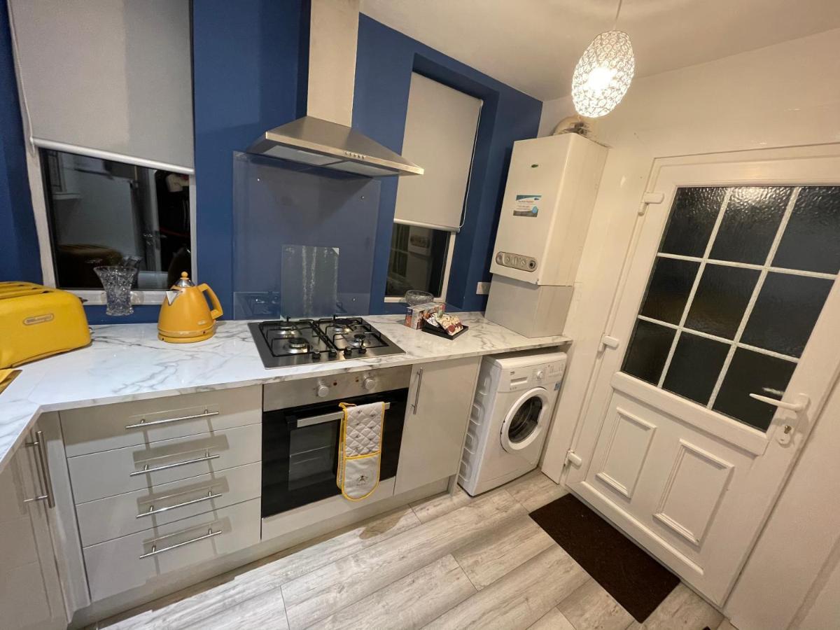 Hla Holytown Apartment Mossend Luaran gambar