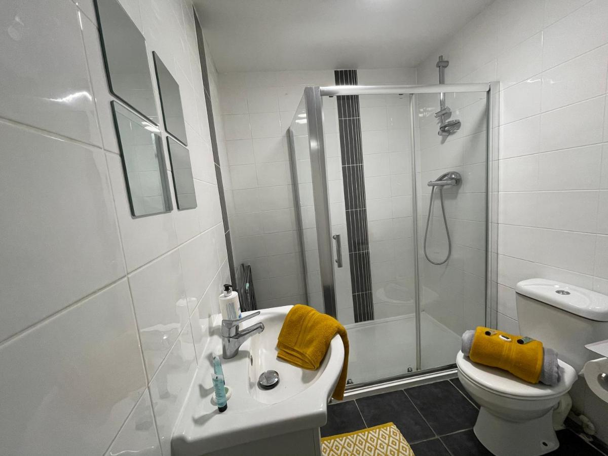 Hla Holytown Apartment Mossend Luaran gambar