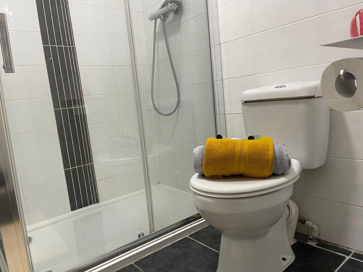 Hla Holytown Apartment Mossend Luaran gambar