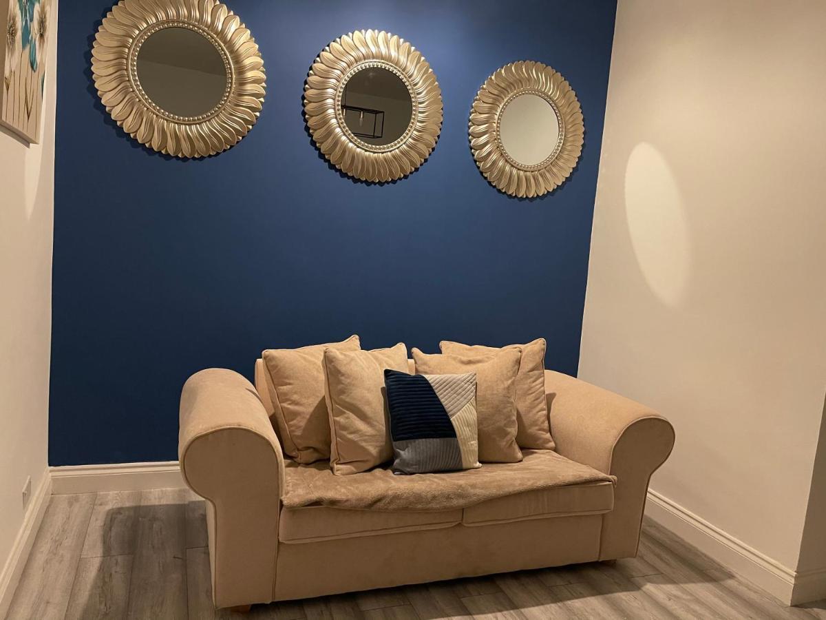 Hla Holytown Apartment Mossend Luaran gambar
