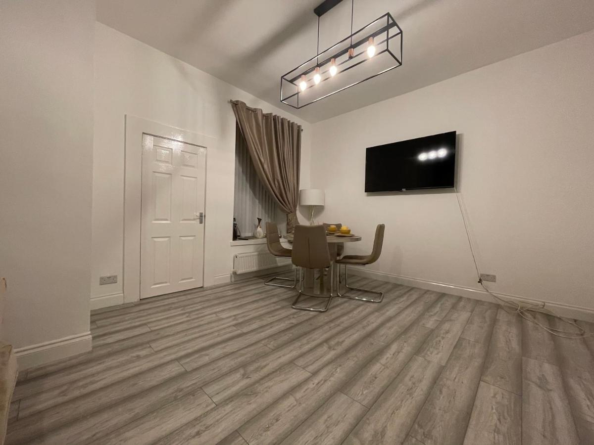 Hla Holytown Apartment Mossend Luaran gambar