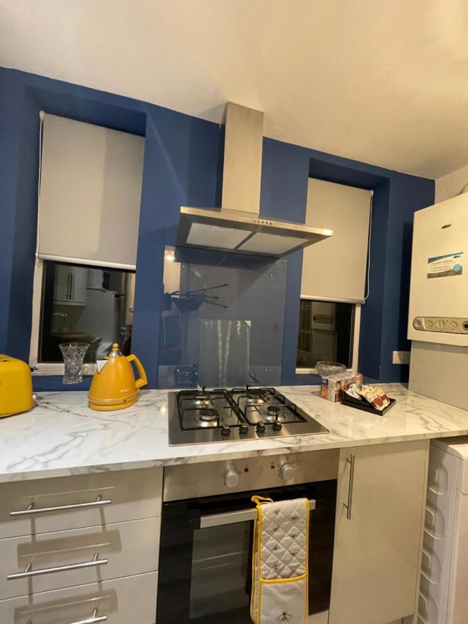 Hla Holytown Apartment Mossend Luaran gambar