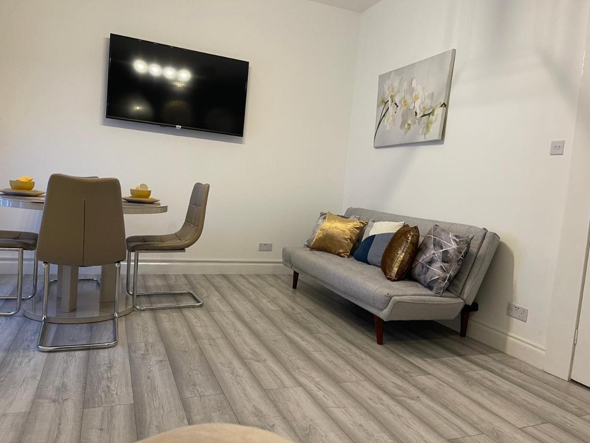 Hla Holytown Apartment Mossend Luaran gambar